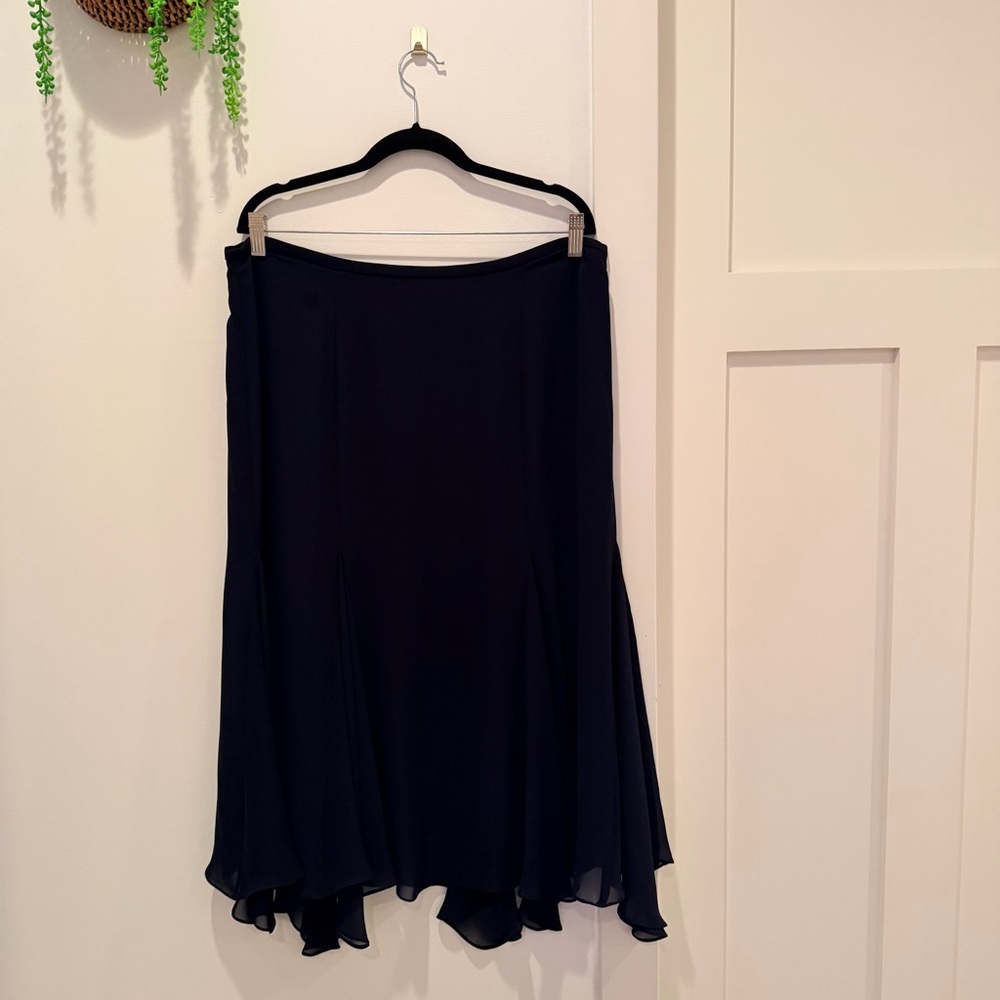 Chaps Black Women's Flowy Ruffle Bottom Plus Size 16 Elegant Black Midi Skirt